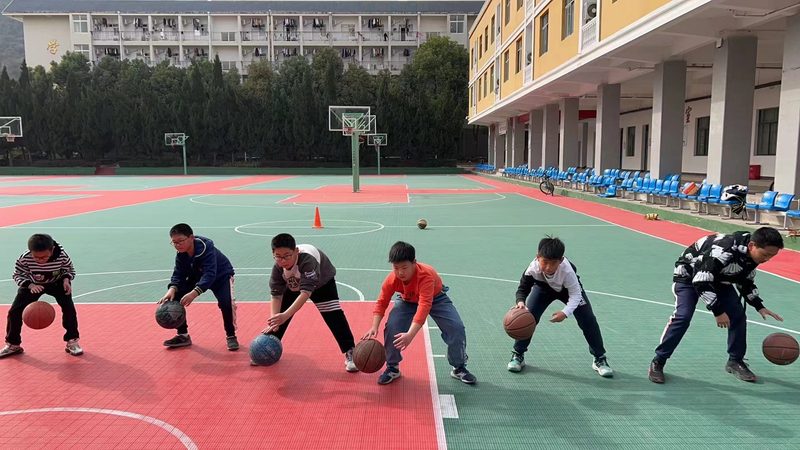 小标题：合同中隐藏的模糊条款