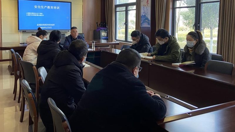 心理咨询师培训机构选择：如何规避误区，找到合适的学习路径**