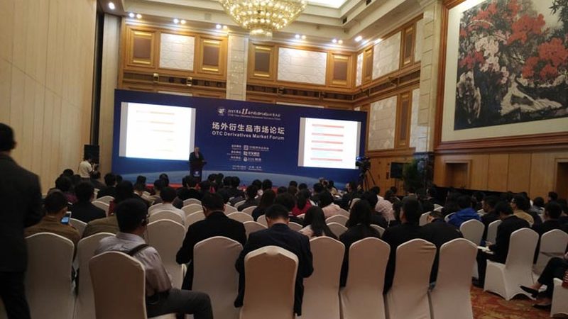 在选择专升本专业时，考生们应关注以下几点：